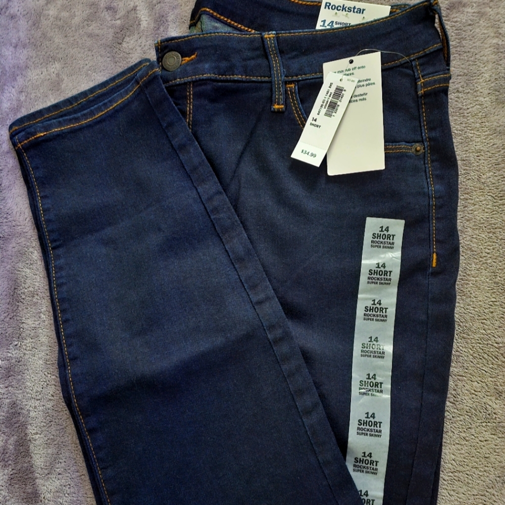 NWT OLD Navy Women's Jeans | Rockstar | 14 Short | Never Worn | Jeggings